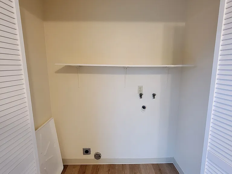 1340 Summers Ln #2 — Photo 6