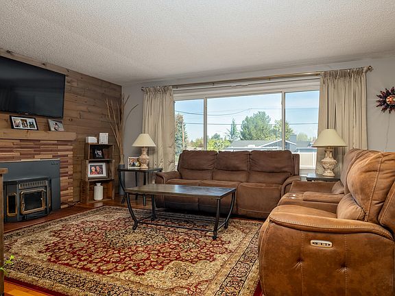 2nd image of 2372 E McAndrews Rd