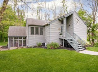 40 Valleywood Ln, Galena, IL 61036