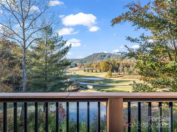 134 Raleigh Dr, Lake Lure, NC 28746