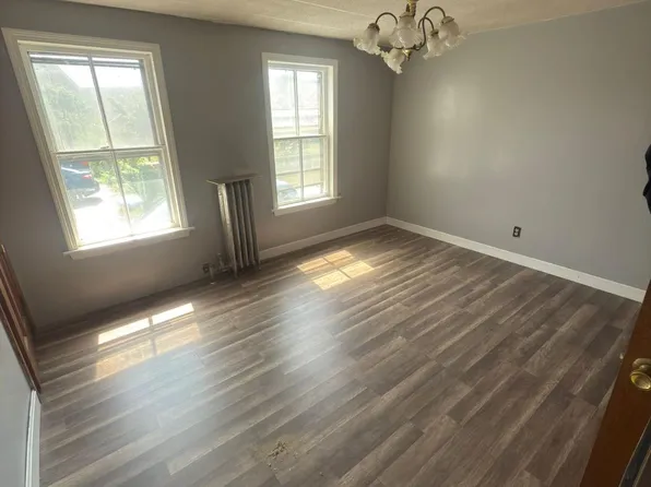 50 Keene St #1, Lowell, MA 01852