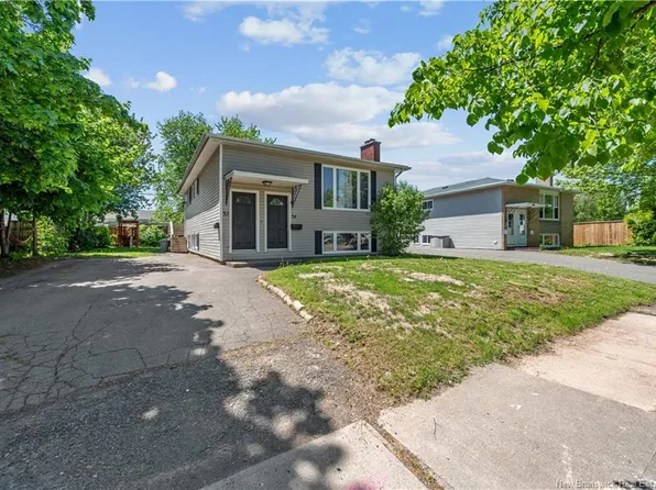 34 Cole Ave S #32, Moncton, NB E1C 8E8