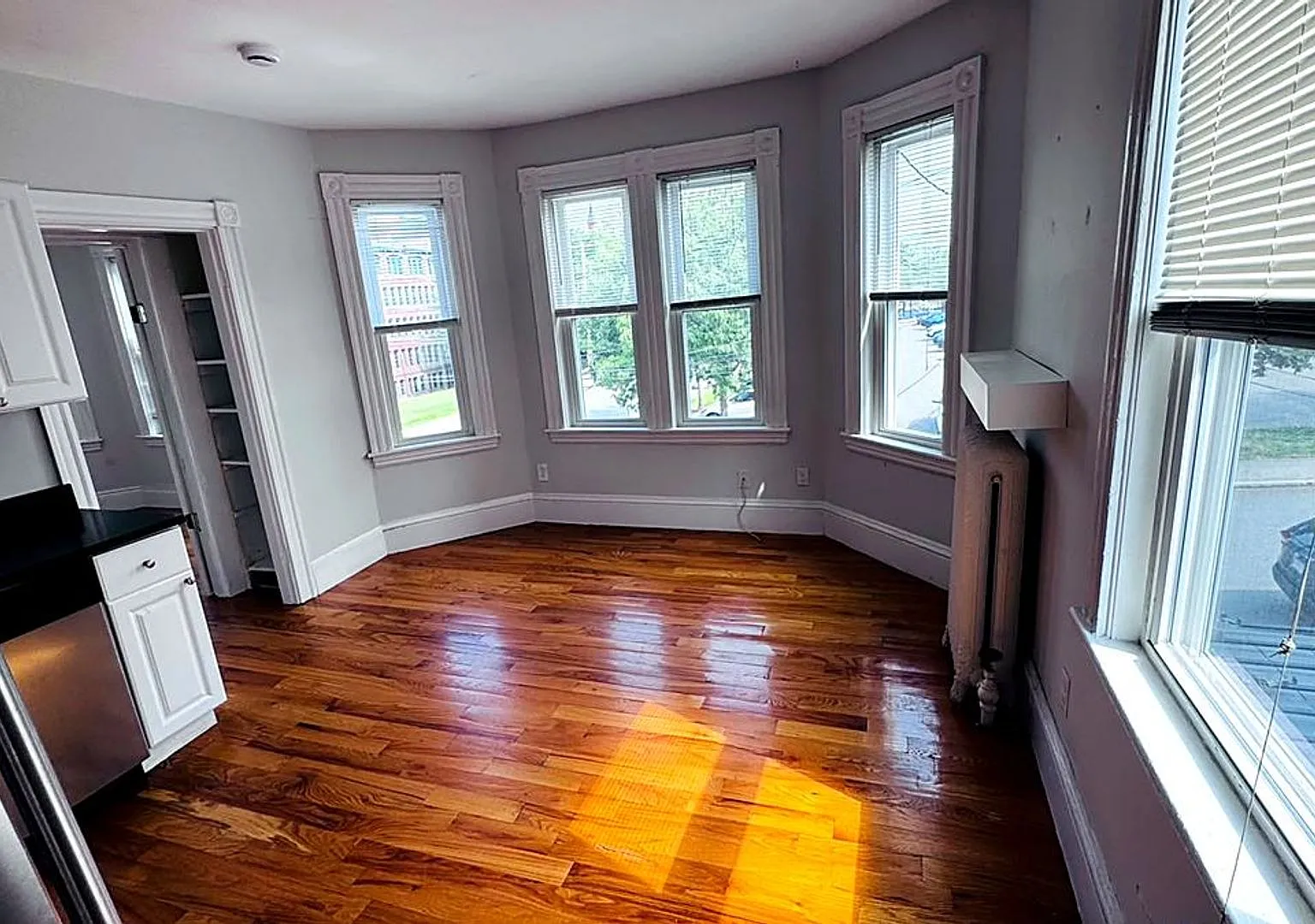 1bed apartment in Waltham is available now. — Photo 2