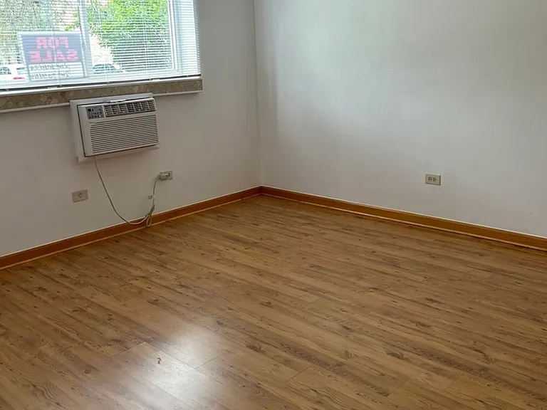 8974 N Western Ave #112 — Photo 5