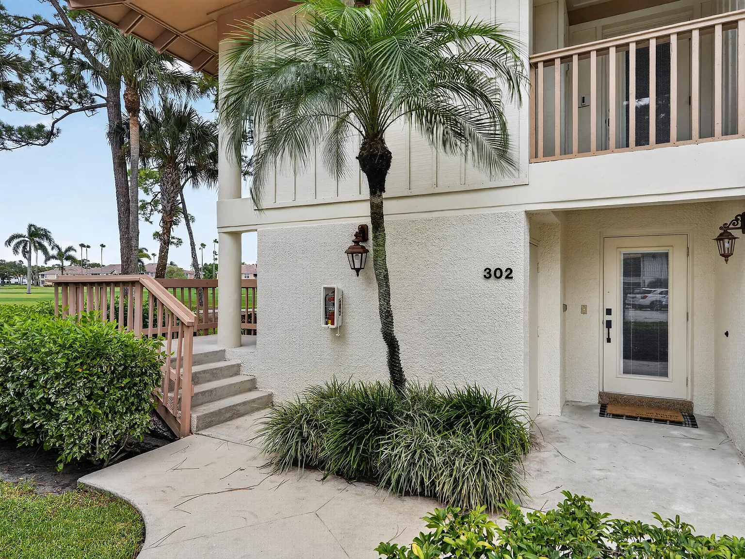 2 bed, 2.0 bath, 1366 sqft, $3,000 — Photo 2