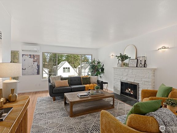 4th image of 12522 22nd Avenue NE