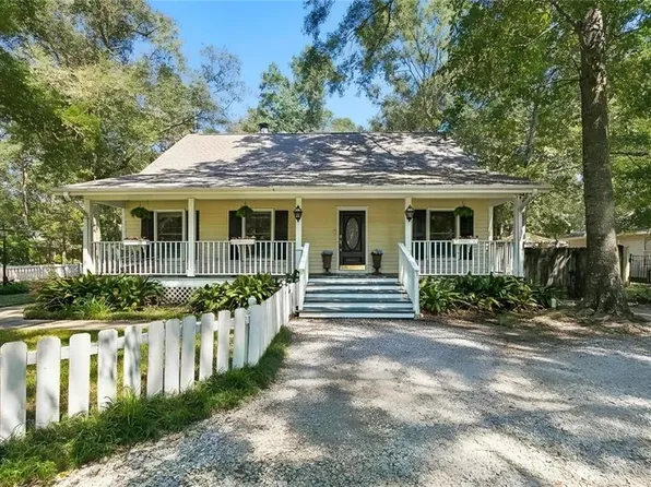 811 Montmartre St, Mandeville, LA 70448