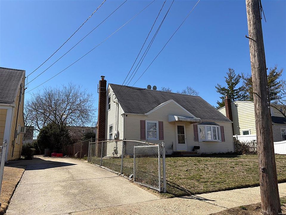 2nd image of 1933 Franklin Rd