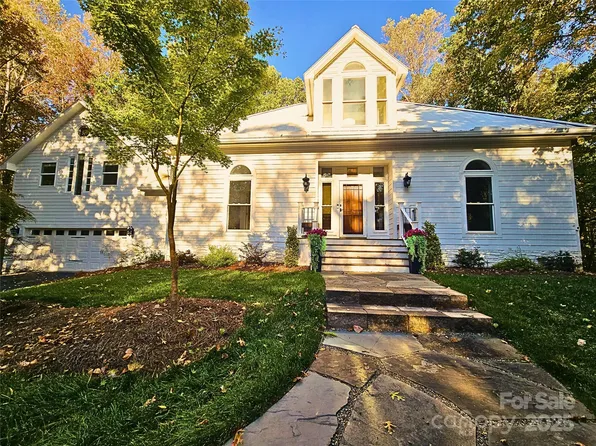 625 Lochaven Rd, Waxhaw, NC 28173