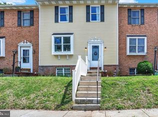 53 High St APT E, Stewartstown, PA 17363