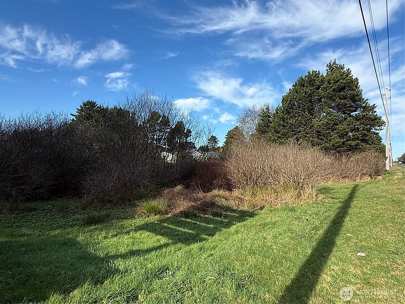 2nd image of 139 xx Pacific Way