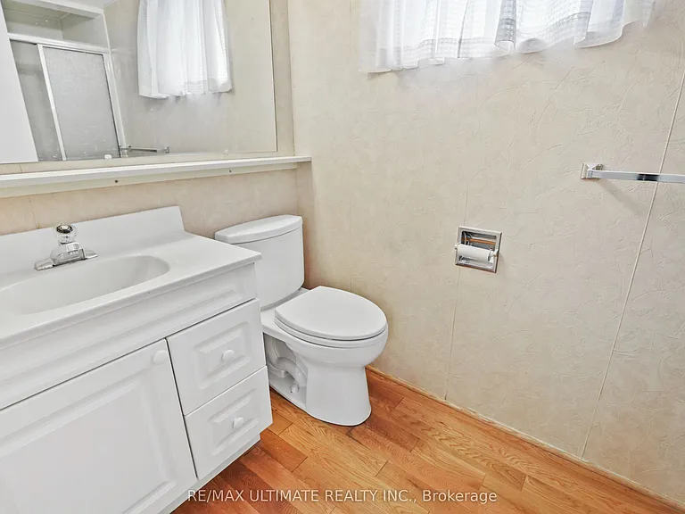 121 Elvaston Dr — Photo 22