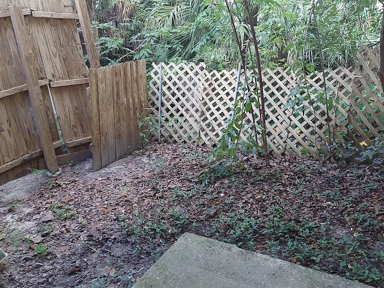 1916 Karly Ct — Photo 20