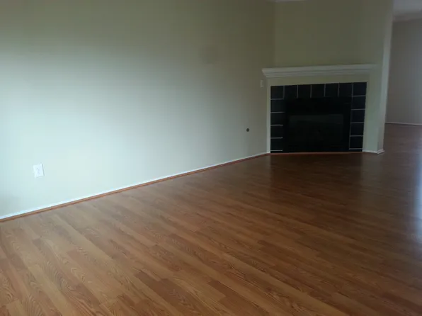 26176 Franklin Pointe Dr #1, Southfield, MI 48034