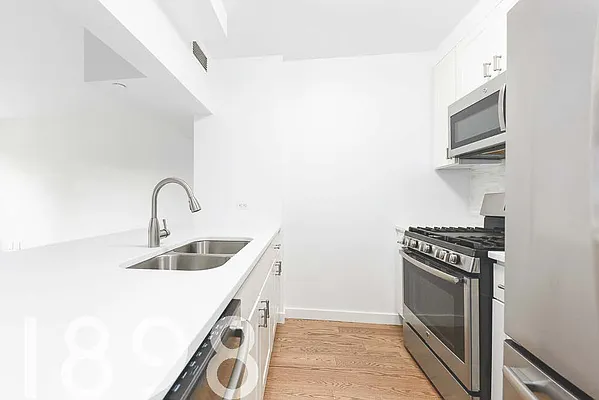 Rented by A&E Real Estate Management | media 11