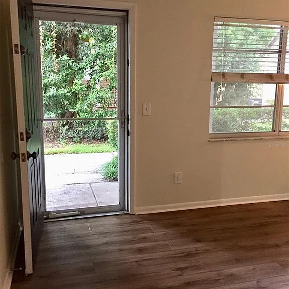 305 S Westland Ave #B — Photo 3