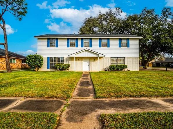 112 Honeysuckle St, Lake Jackson, TX 77566