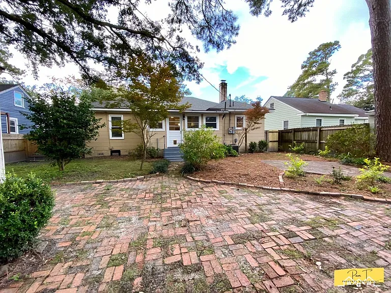 304 Columbus Dr — Photo 26
