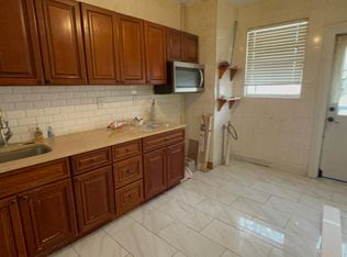 679 E 223rd St #1, Bronx, NY 10466