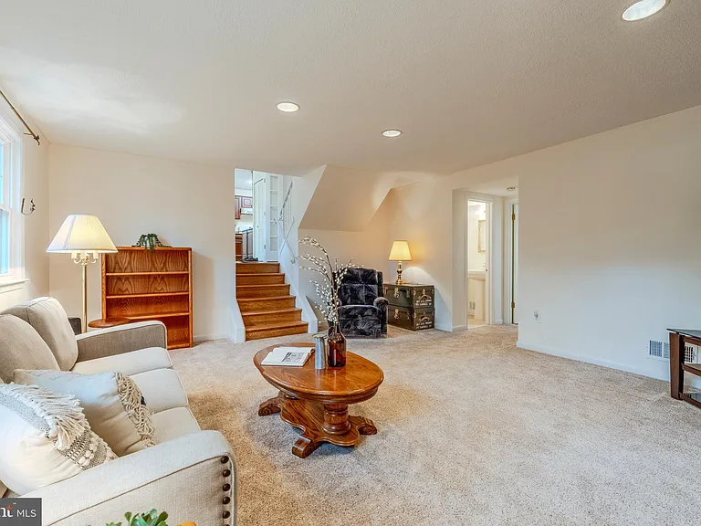 8717 Higdon Dr — Photo 16