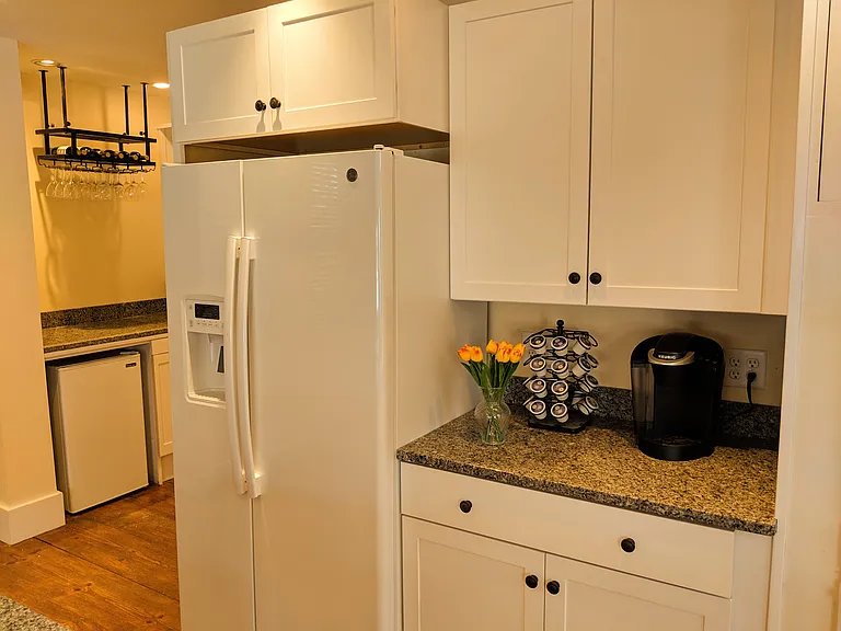 9 Island St #B — Photo 12