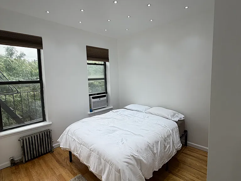 283 E 4th St #4D — Photo 4