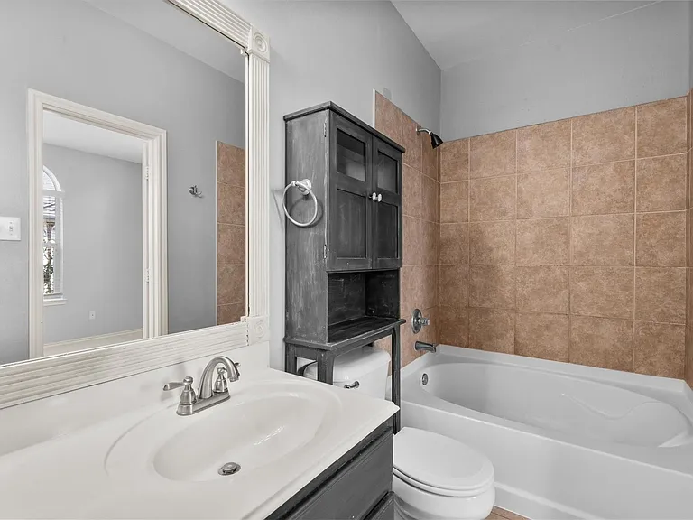 2131 Kemah Village Dr — Photo 31