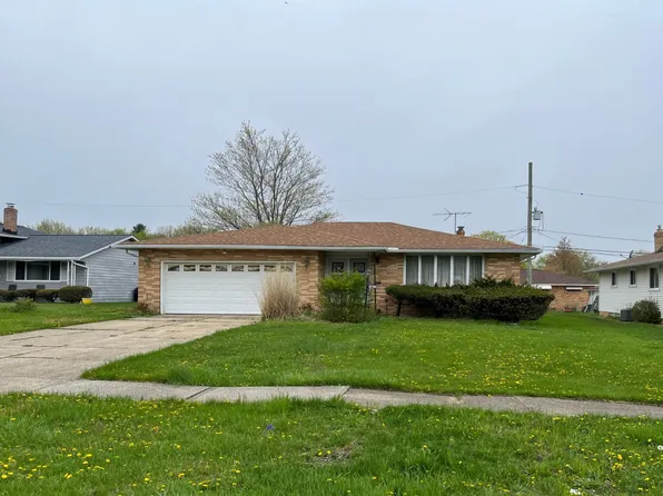 5618 Carlton Dr, Bedford Heights, OH 44146