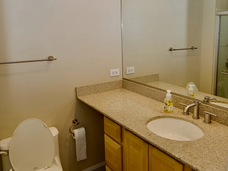 1047 Auburn Ln — Photo 12
