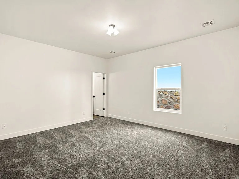 4025 Boardwalk Rd — Photo 46