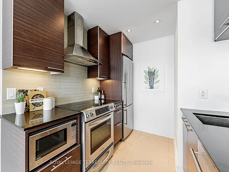1 Market St #1410 — Photo 8