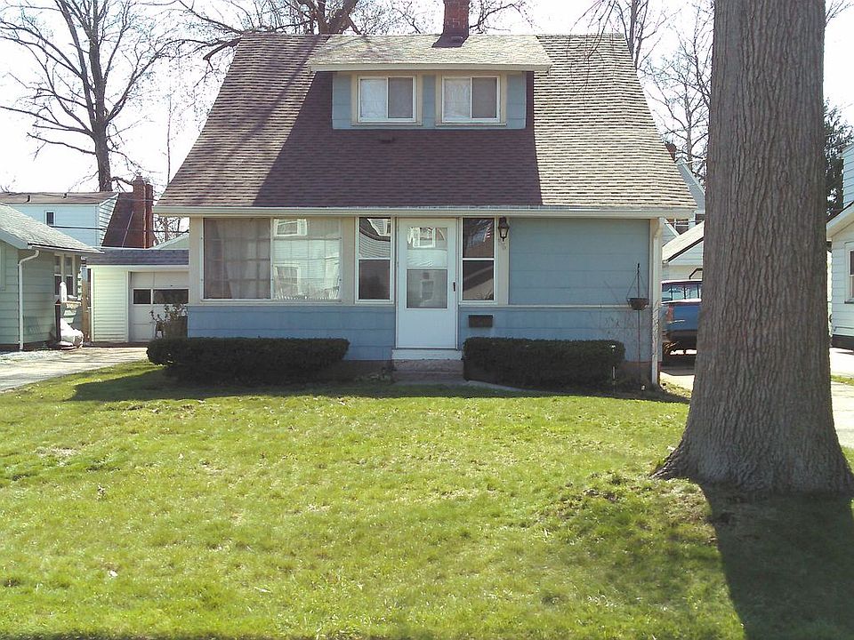 1st image of 56 E 221st St