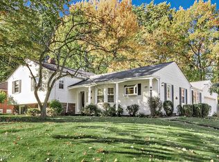 950 Colony Dr, Highland Heights, OH 44143