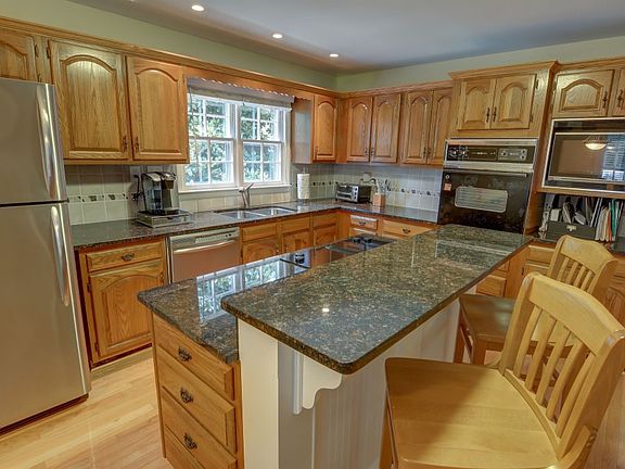 3rd image of 4157 Volley Ln