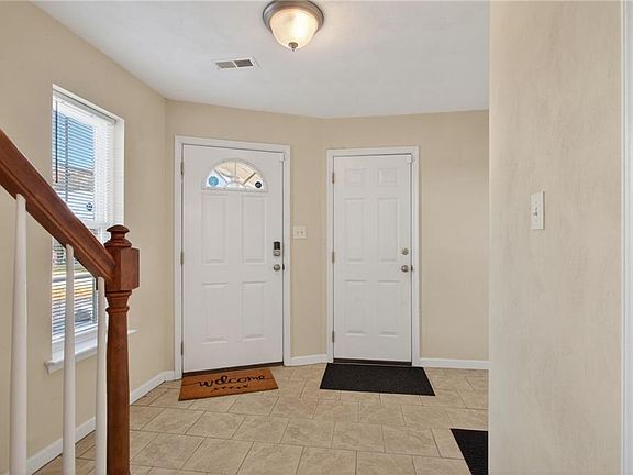 3rd image of 8125 Redmon Rd #B