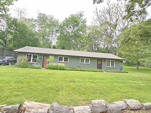 Nice, large front yard.