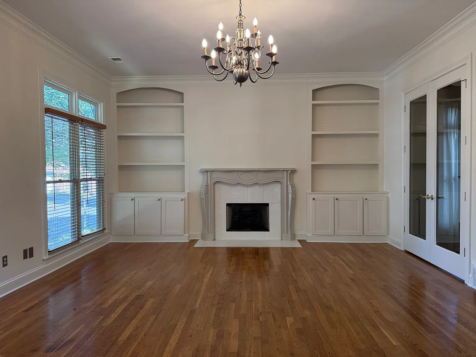 3 bed, 3000 sqft, $3,640 — Photo 3