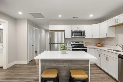 1010 Venice Blvd — Photo 2
