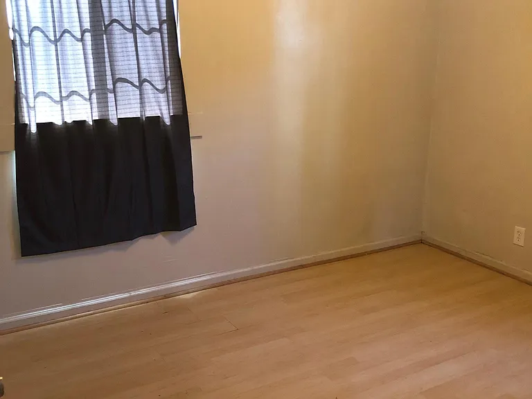 870 3rd St #3 — Photo 3
