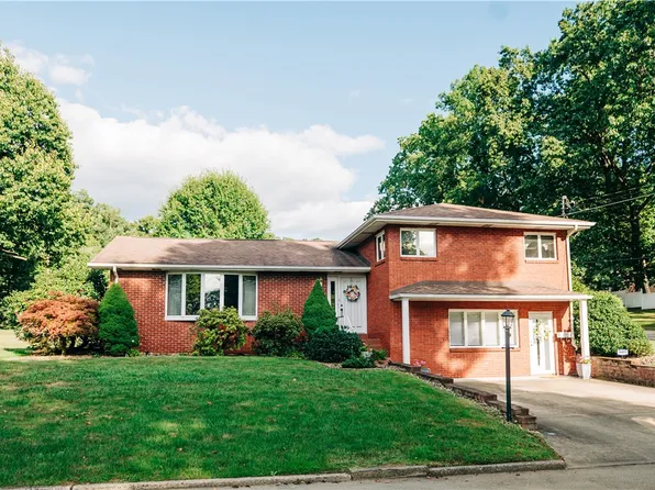 1223 Buckeye St, Connellsville, PA 15425