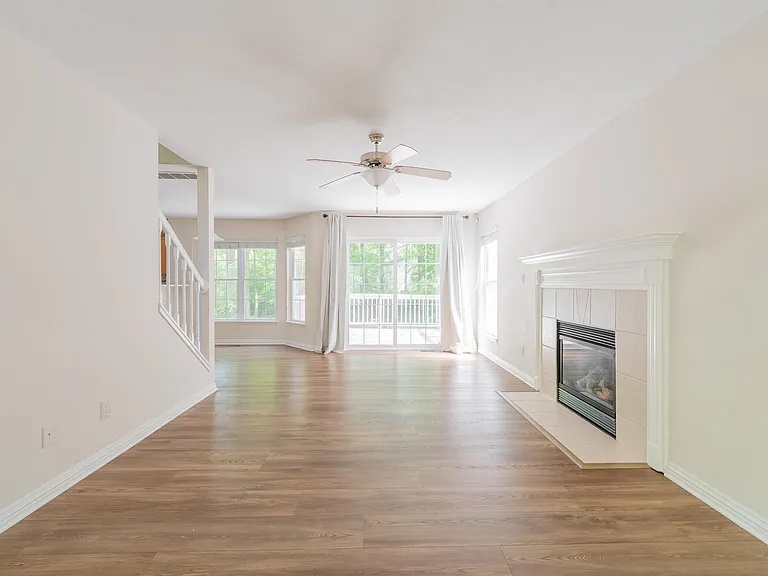 1115 E Azalea Ln — Photo 5