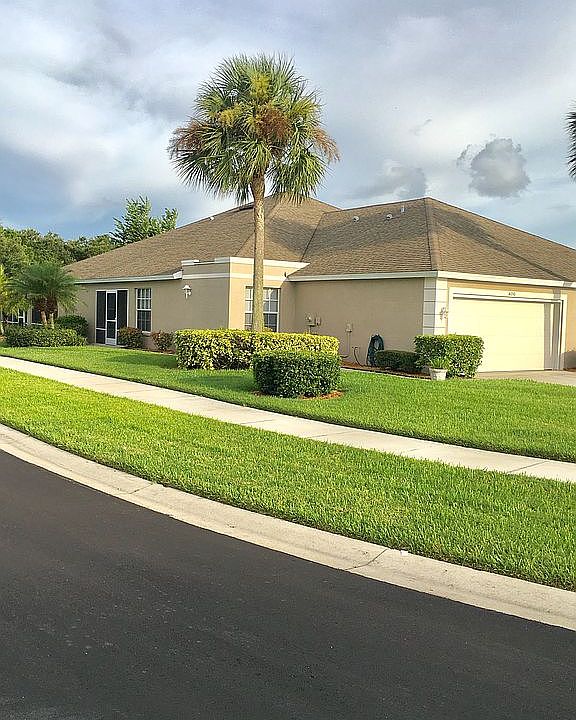 Corner lot, extended drive