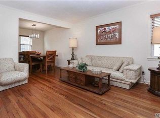 3306 Woodward St, Oceanside, NY 11572