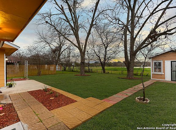 3rd image of 6827 Blue Ash Dr