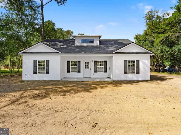 387 Barrow Ave, Pelham, GA 31779