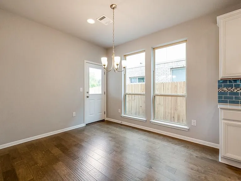 3240 E Whitestone Blvd #23 — Photo 7