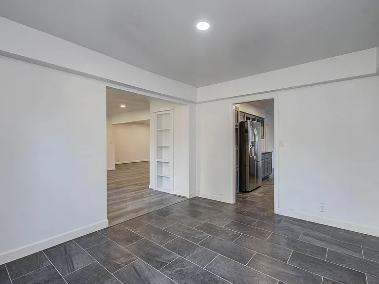 674 Ravensworth Dr — Photo 35