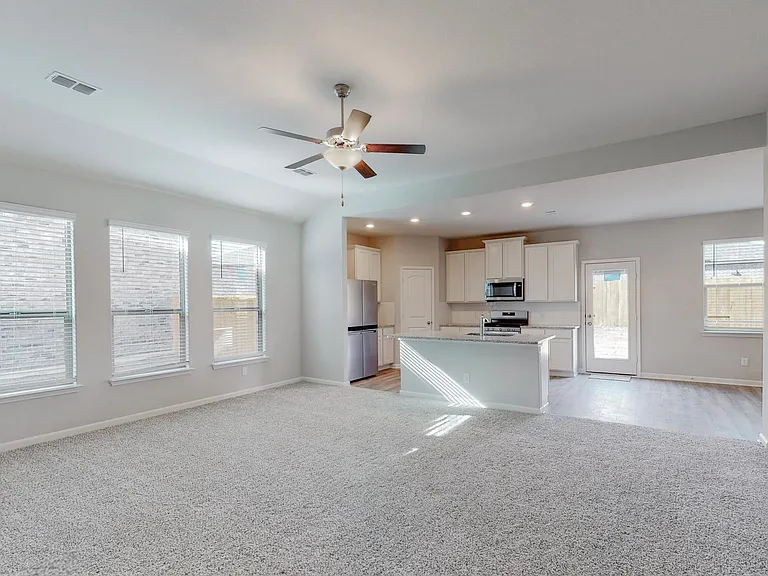 2113 Emma Ct — Photo 25