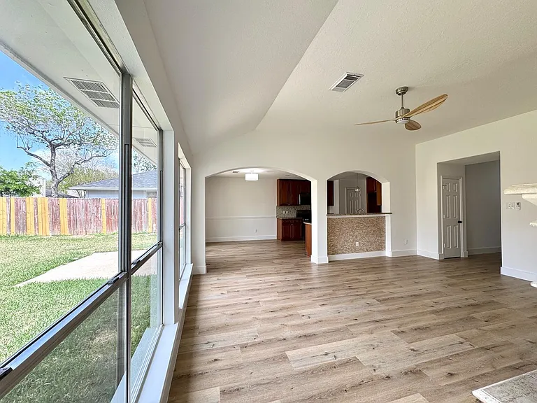 6427 Liberty Valley Dr — Photo 40