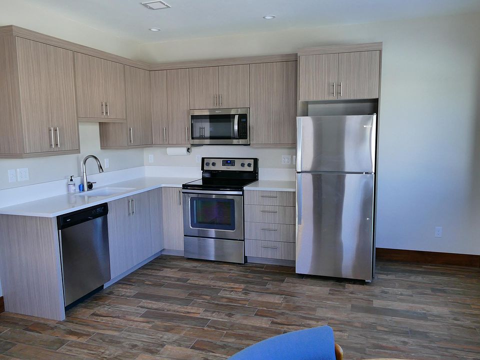 Full Kitchen including dishwasher
